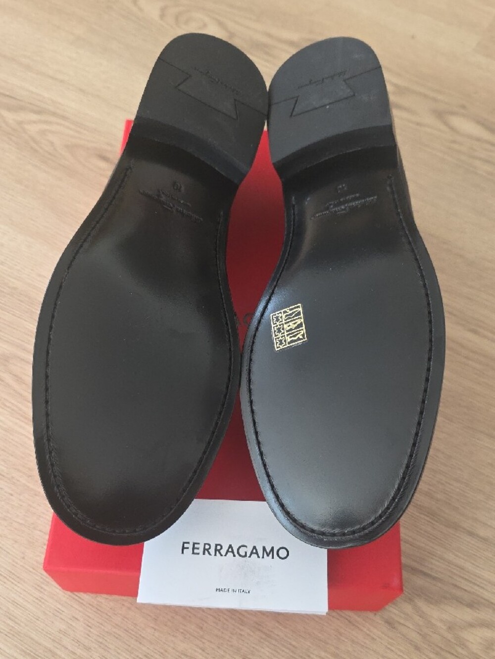 Womens - AUTHENTIC Salvatore Ferragamo Black Leather OFELIA Loafers - Size 10 - Picture 2 of 6